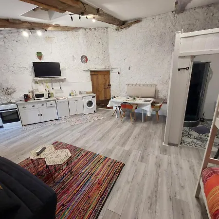 Les Maisons De Gaia Climatise Apartment Tuchan